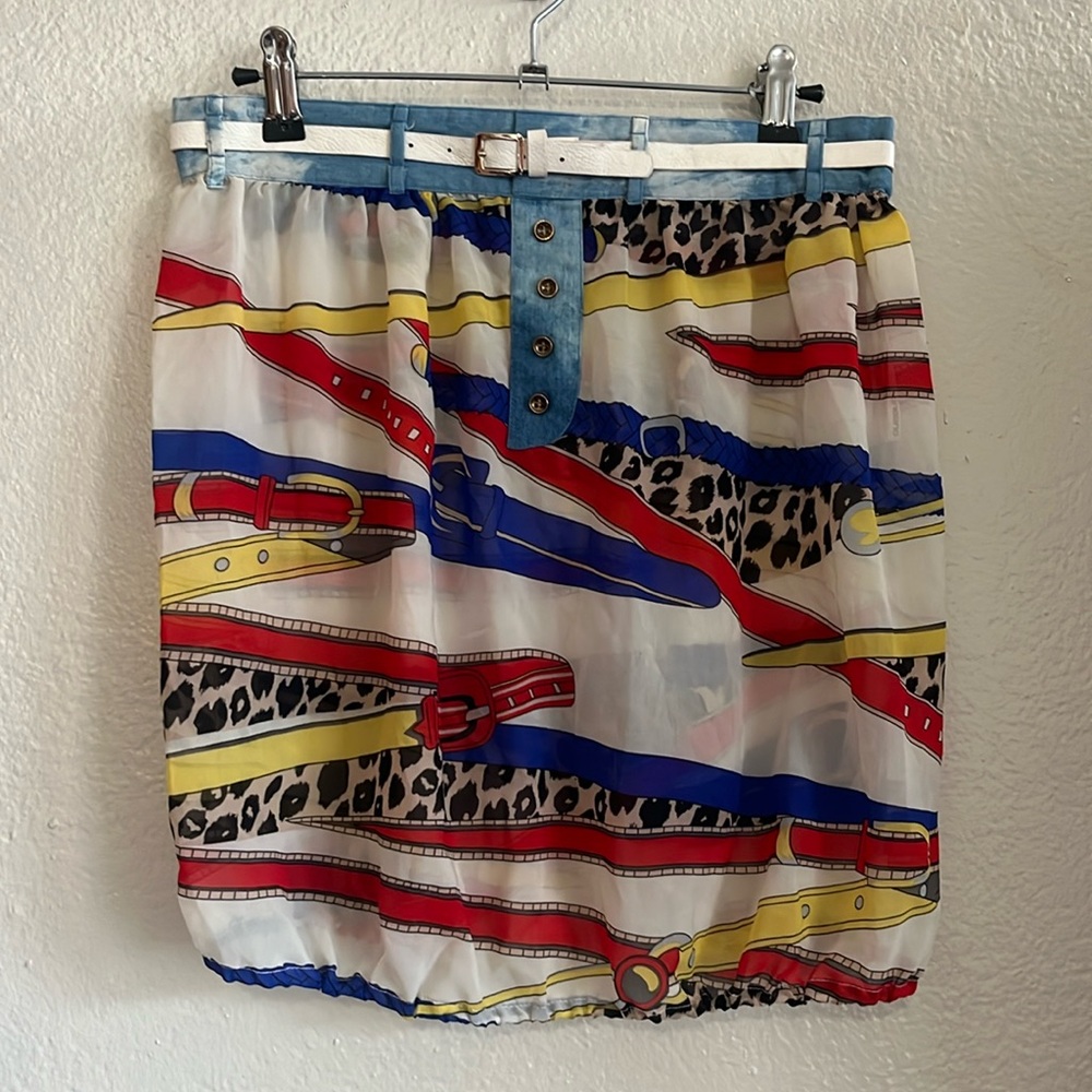 Short colorful skirt with faux leather belt